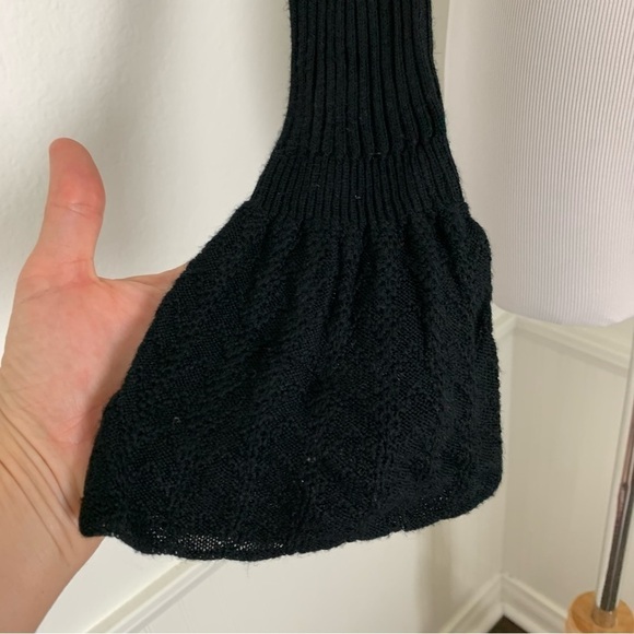 Urban Outfitters Long Bell Sleeve Ribbed Knit V Neck Crop Top - Picture 6 of 16